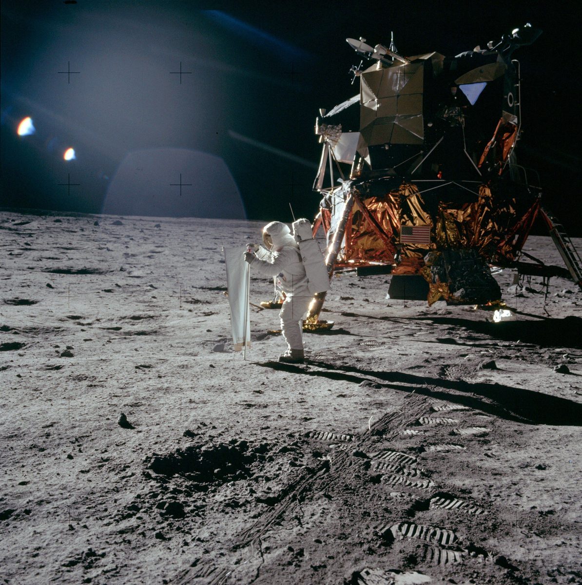 Apollo 11: Chytání slunečních paprsků